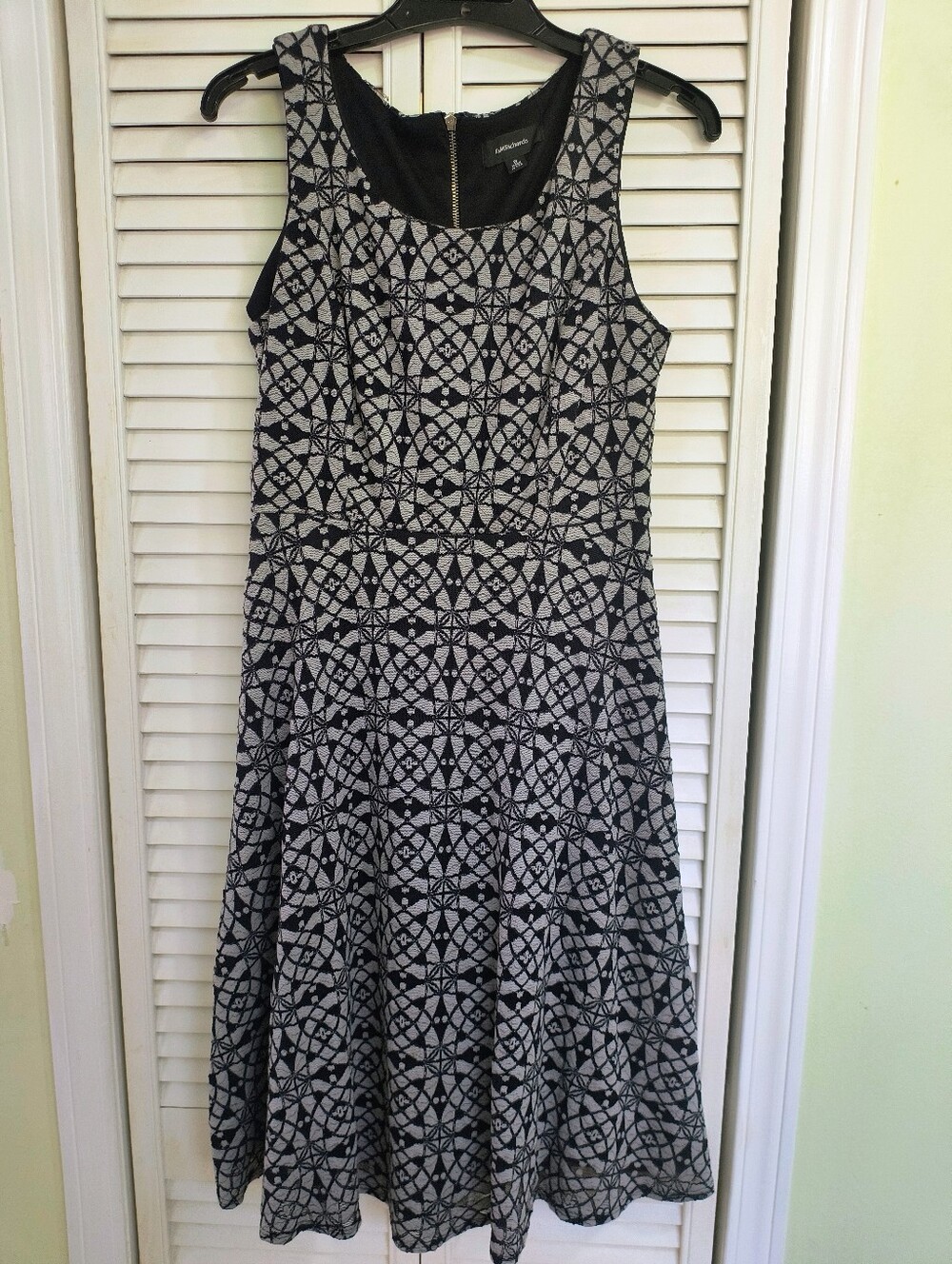 R&M Richards Black and Gray Sleeveless Fit-and-Flare Midi Dress